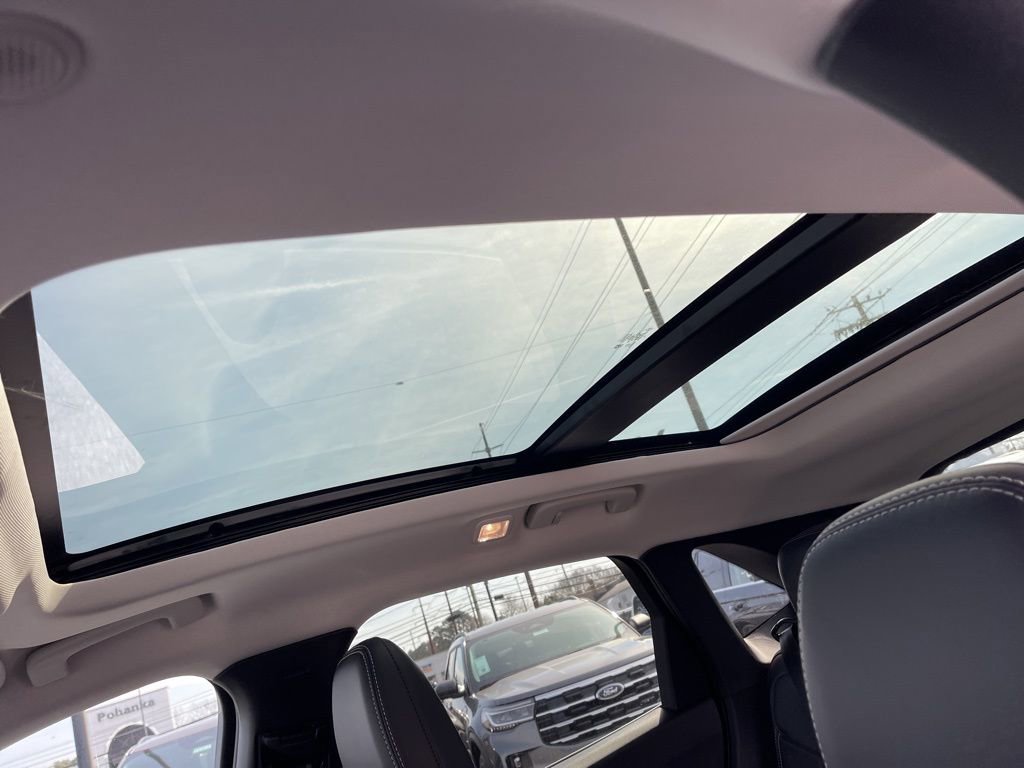 New 2026 Ford Escape Base image 17