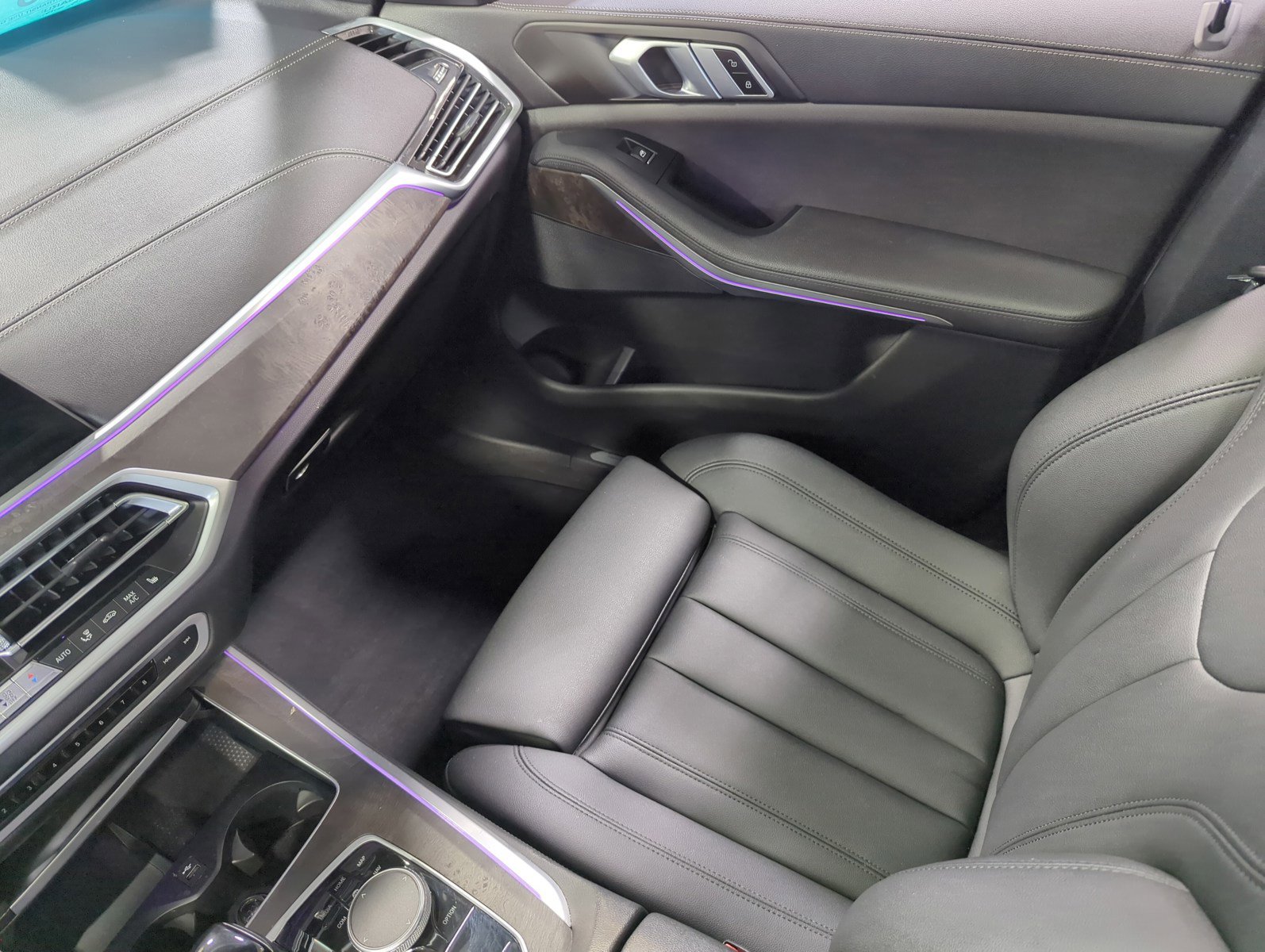 Used 2022 BMW X5 xDrive40i w/ Premium Package image 11