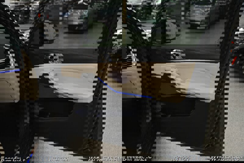 Used 2022 BMW ALPINA XB7 image 45