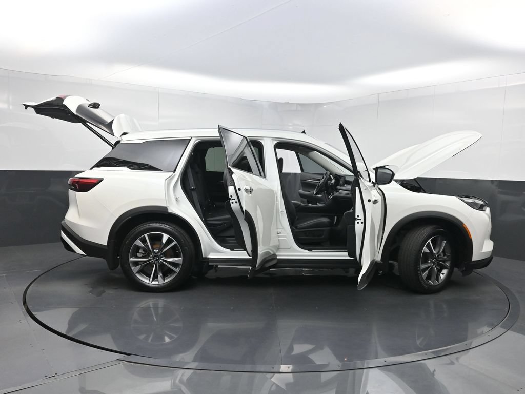 Used 2023 INFINITI QX60 Luxe w/ Vision Package FWD image 41