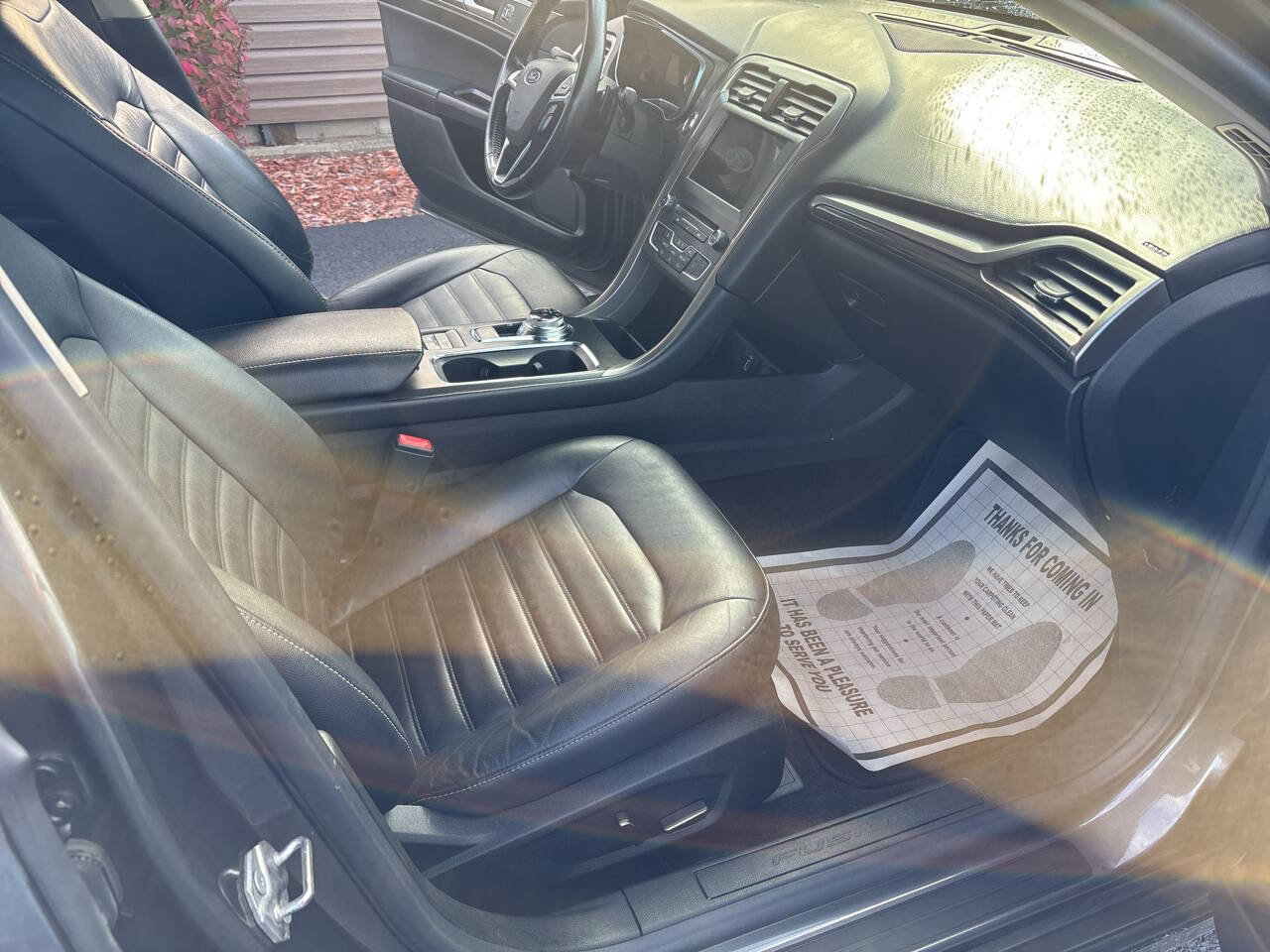 Used 2017 Ford Fusion SE w/ Fusion SE Technology Package image 8