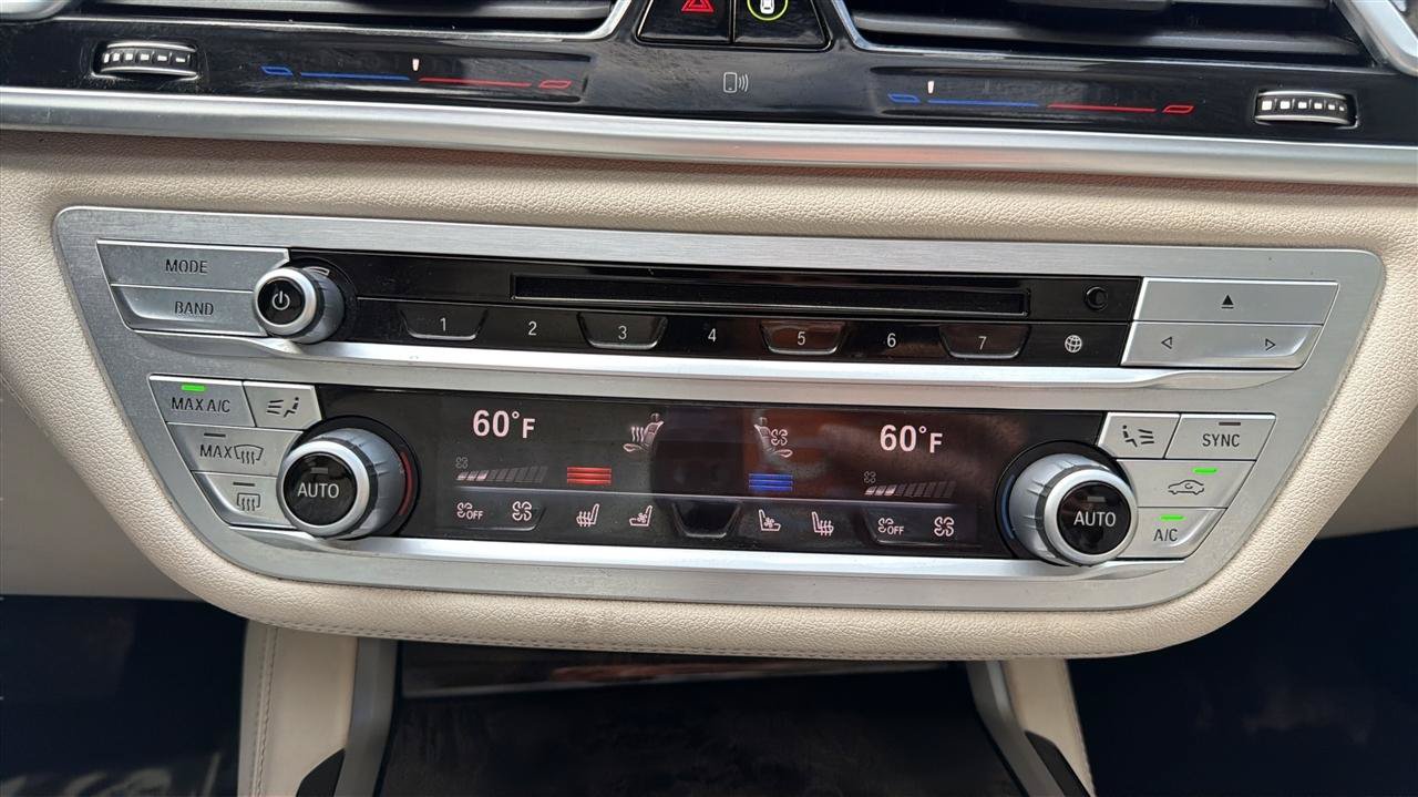 Used 2016 BMW 750i xDrive AWD/4WD image 31