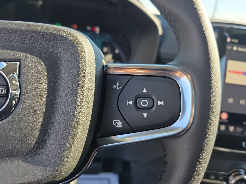 New 2026 Volvo XC40 B5 Core w/ Climate Package image 18