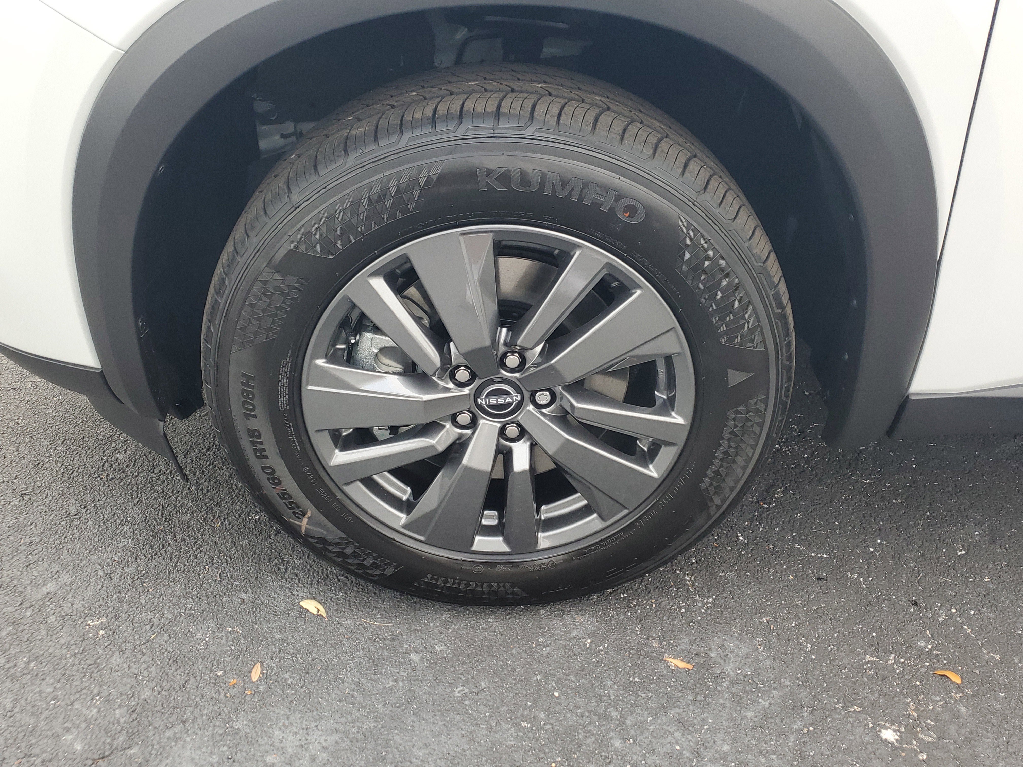 New 2026 Nissan Pathfinder SV image 4