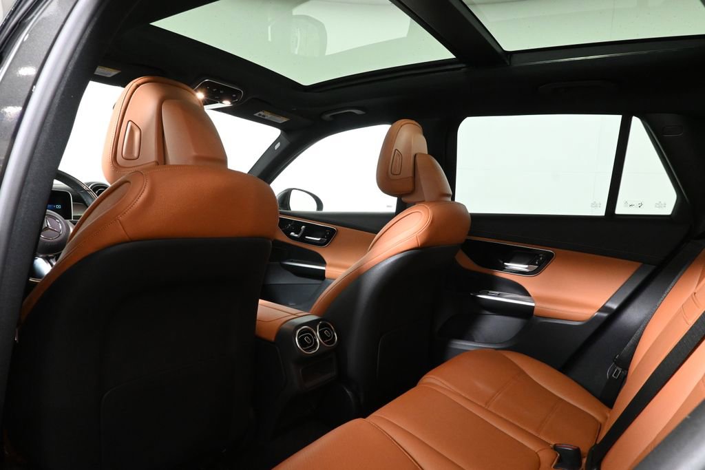 Used 2023 Mercedes-Benz GLC 300 4MATIC image 32