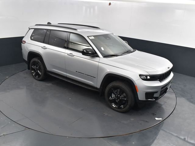 New 2025 Jeep Grand Cherokee L Altitude image 31