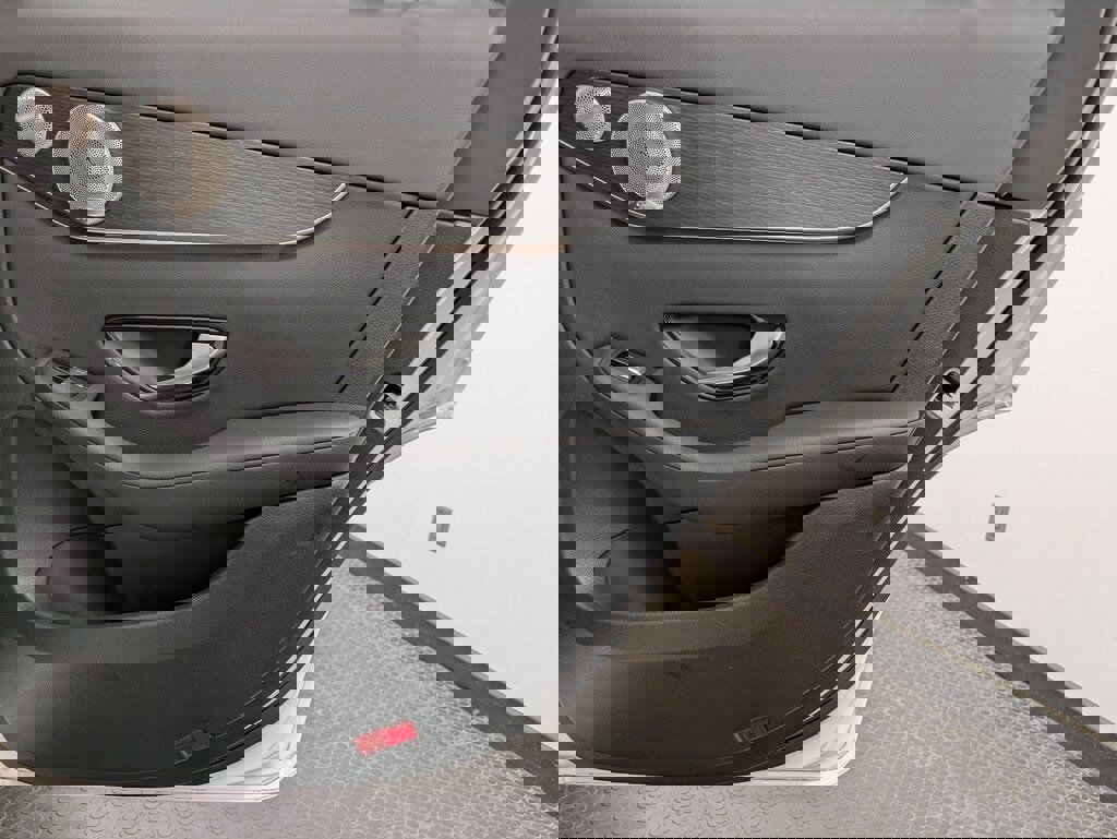 Used 2021 Mercedes-Benz GLC 300 4MATIC image 25