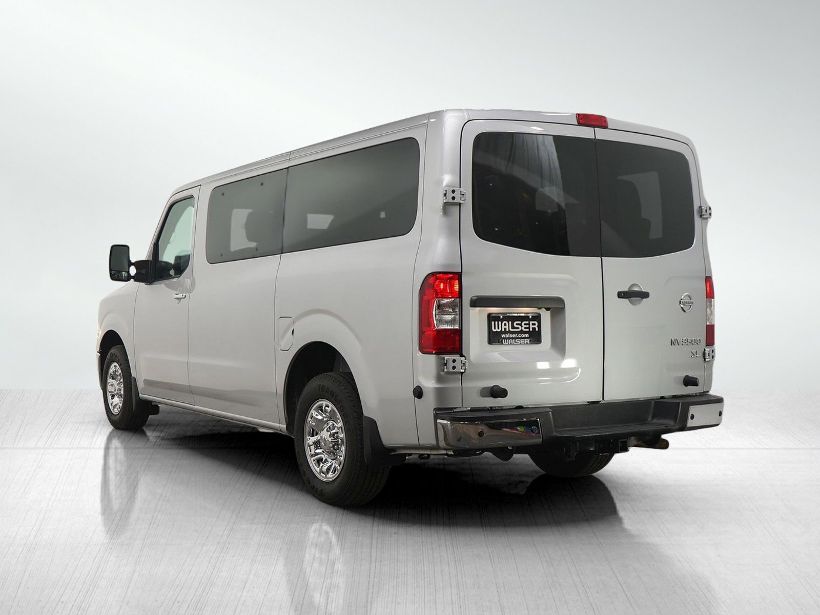 Used 2018 Nissan NV 3500 SL image 3