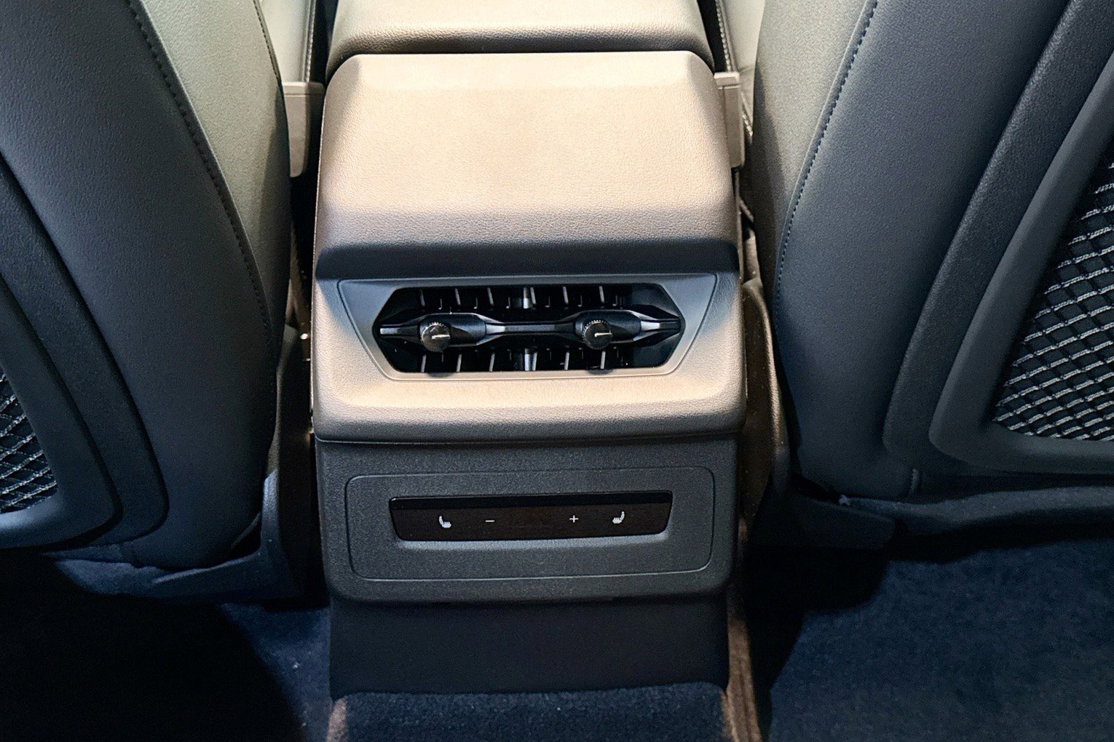 New 2027 Audi Q6 e-tron Premium Plus image 22