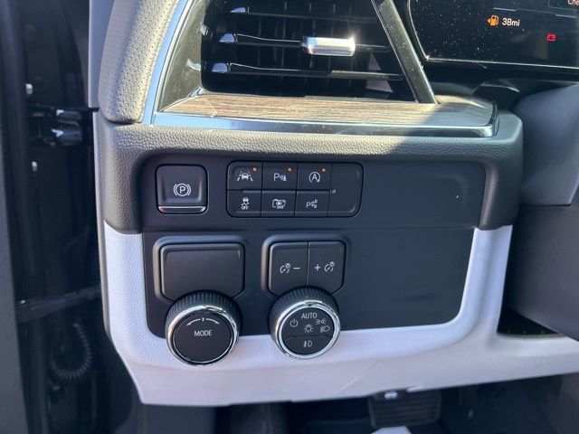 New 2026 Chevrolet Suburban Premier image 18