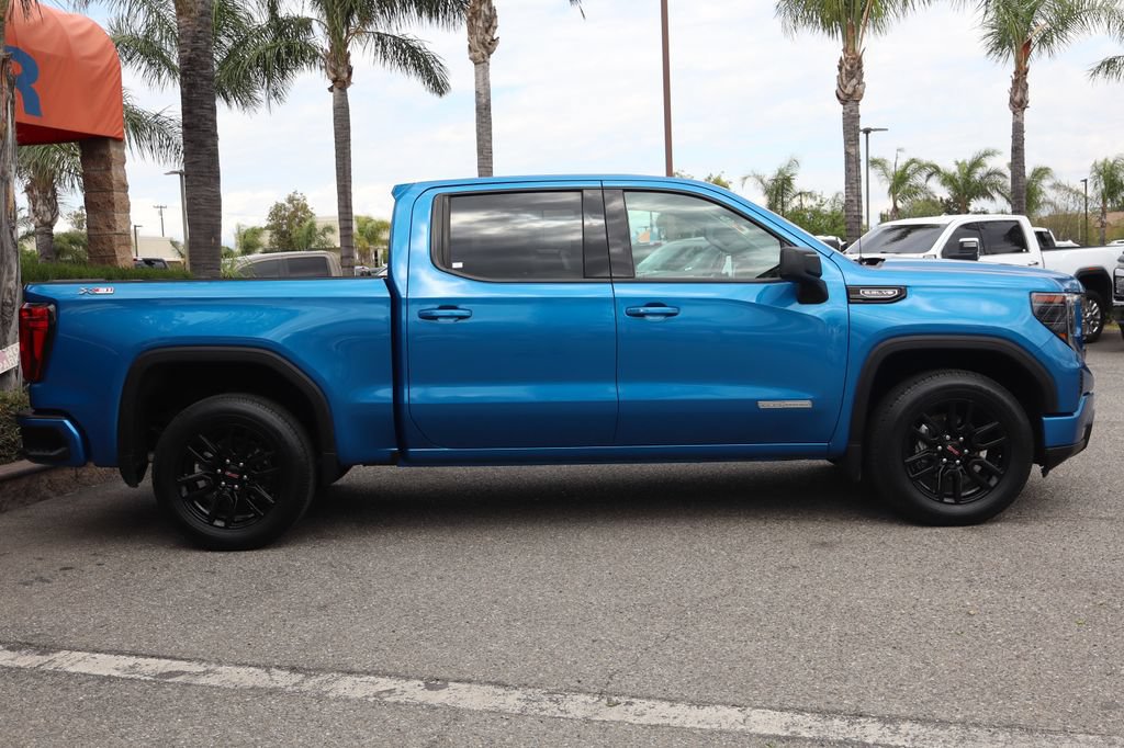 Used 2023 GMC Sierra 1500 Elevation w/ X31 Off-Road Package AWD/4WD image 10