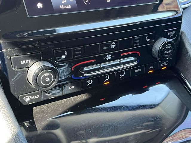 Used 2023 Jeep Grand Cherokee Laredo w/ Luxury Tech Group I image 31