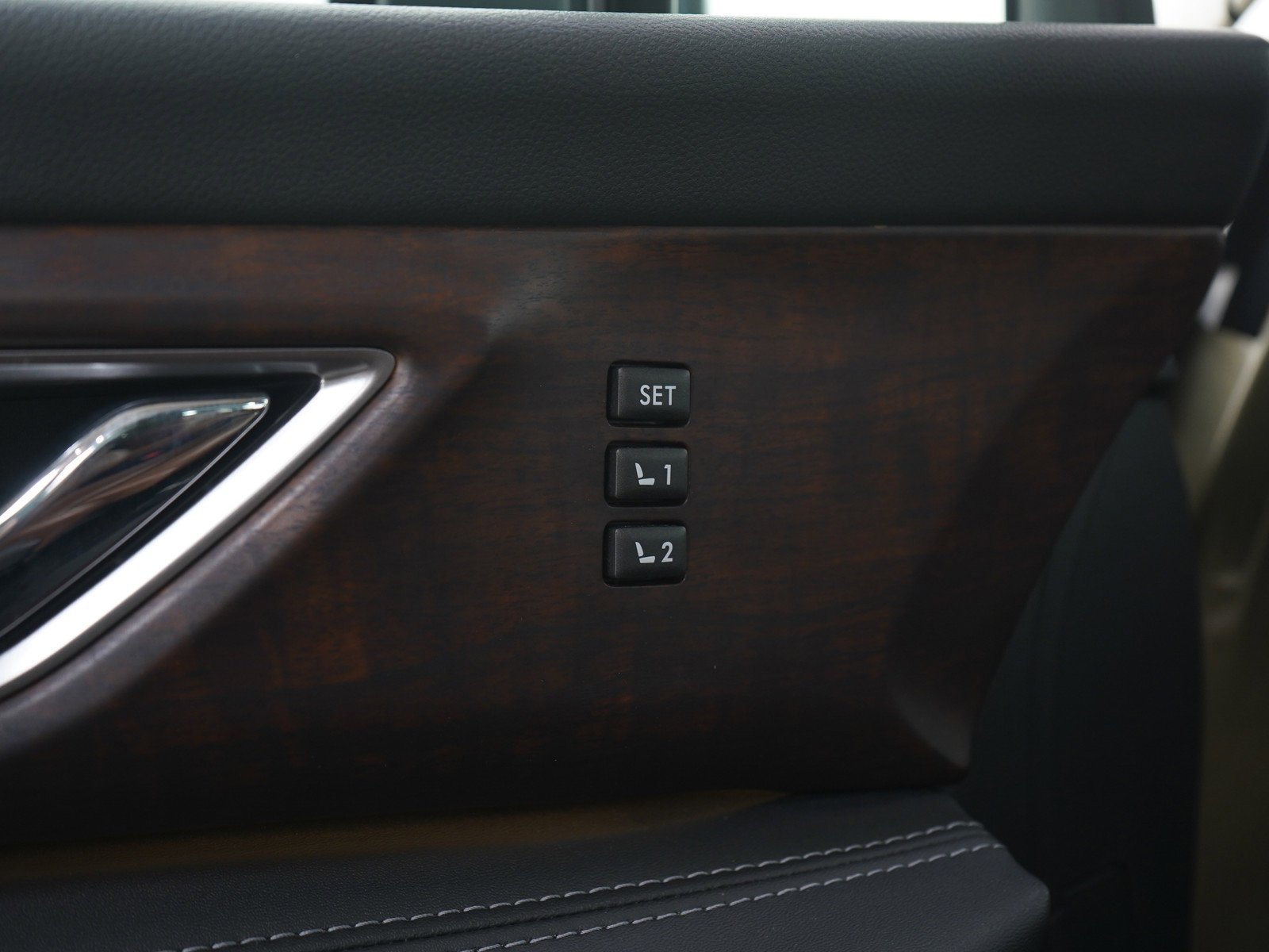 Used 2023 Subaru Ascent Touring image 25