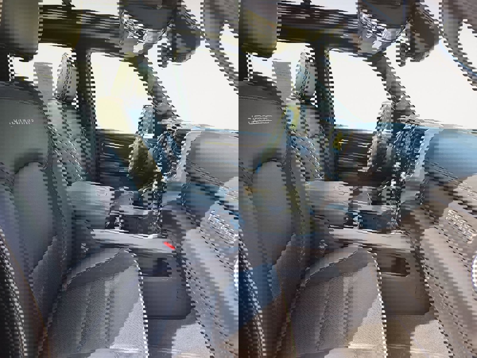 Used 2023 RAM 1500 Laramie AWD/4WD image 15