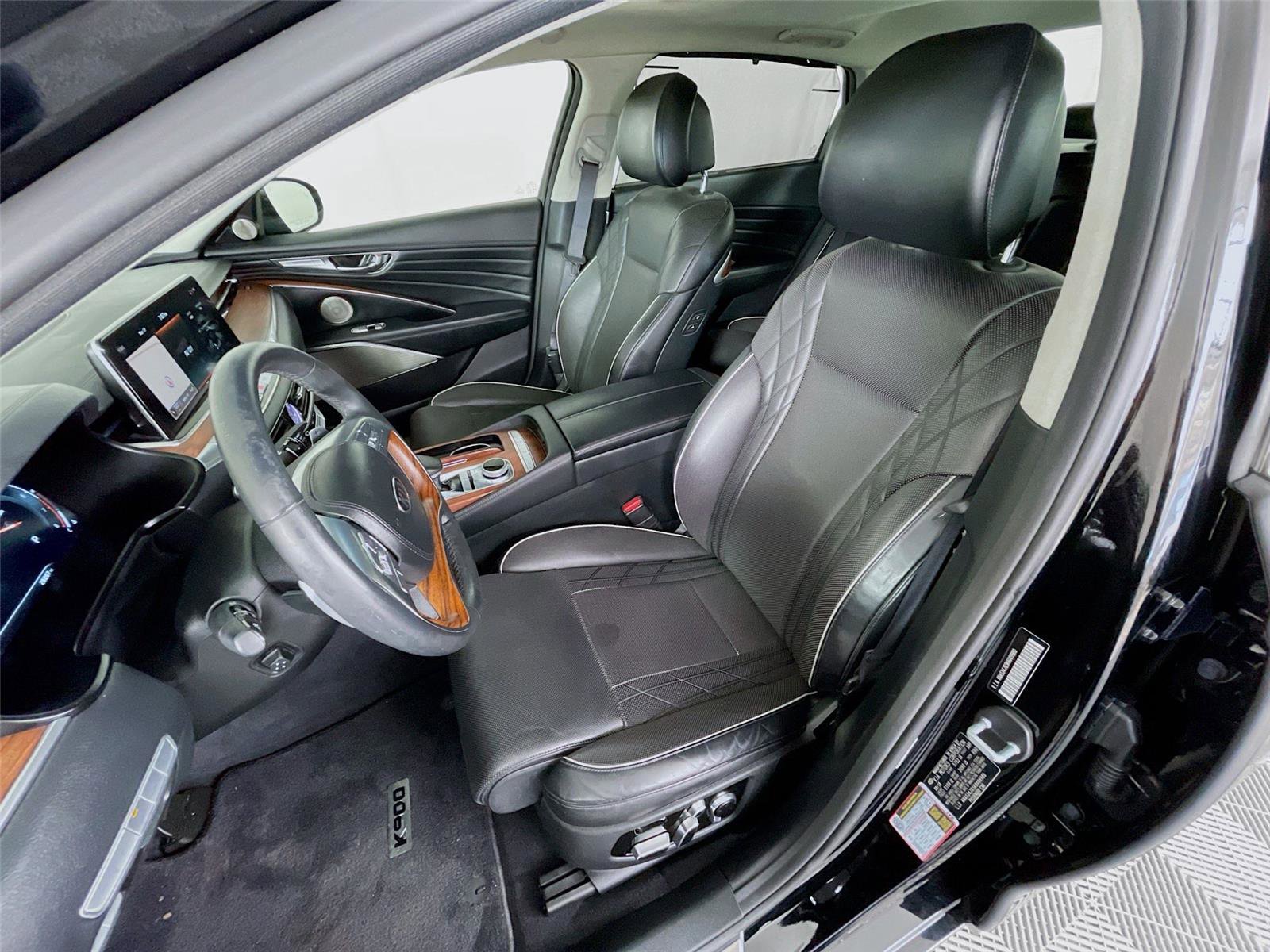 Used 2019 Kia K900 Luxury w/ VIP Package image 24
