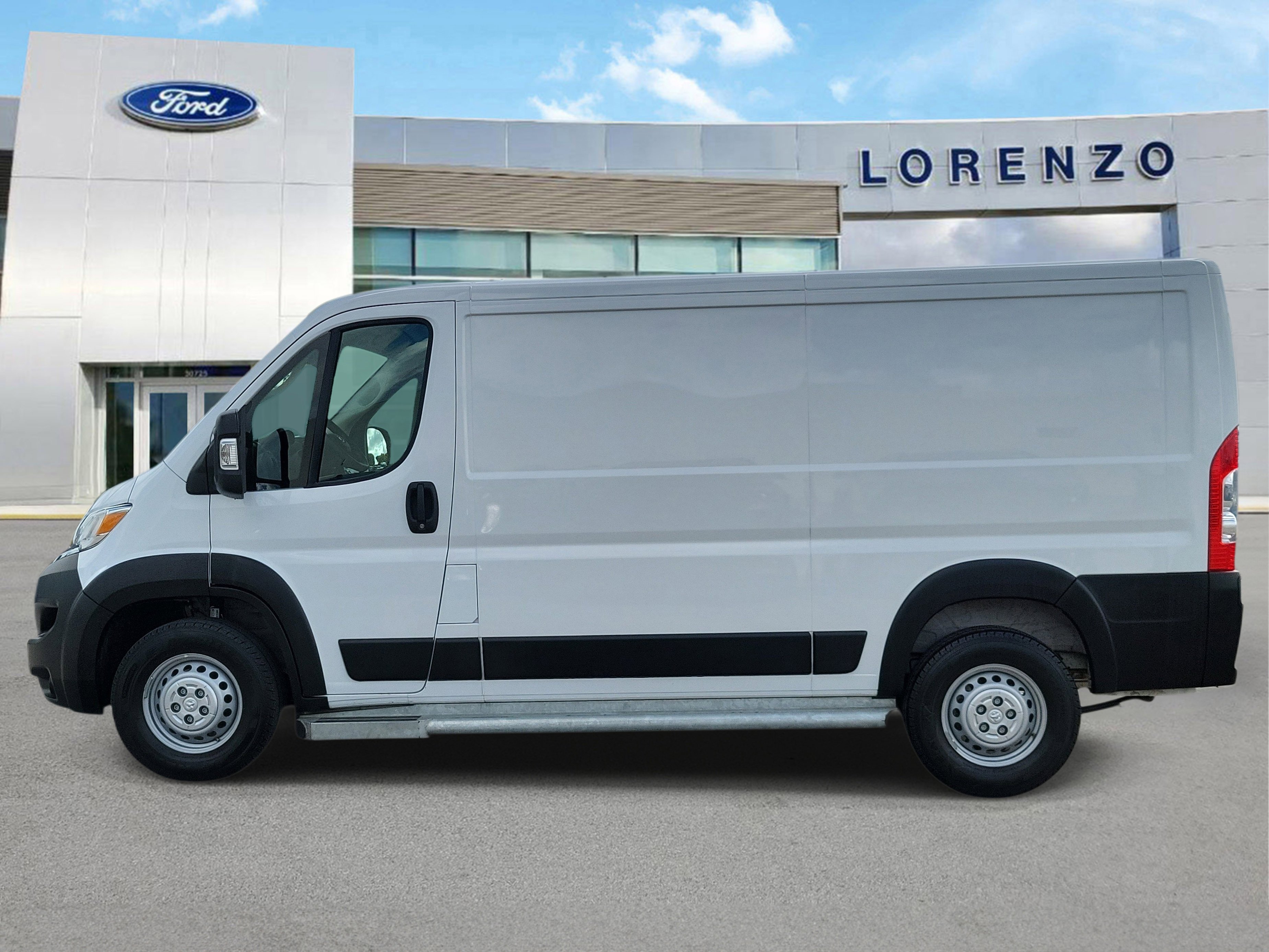 Used 2025 RAM ProMaster 2500 w/ U-Haul Equipment Group FWD image 8