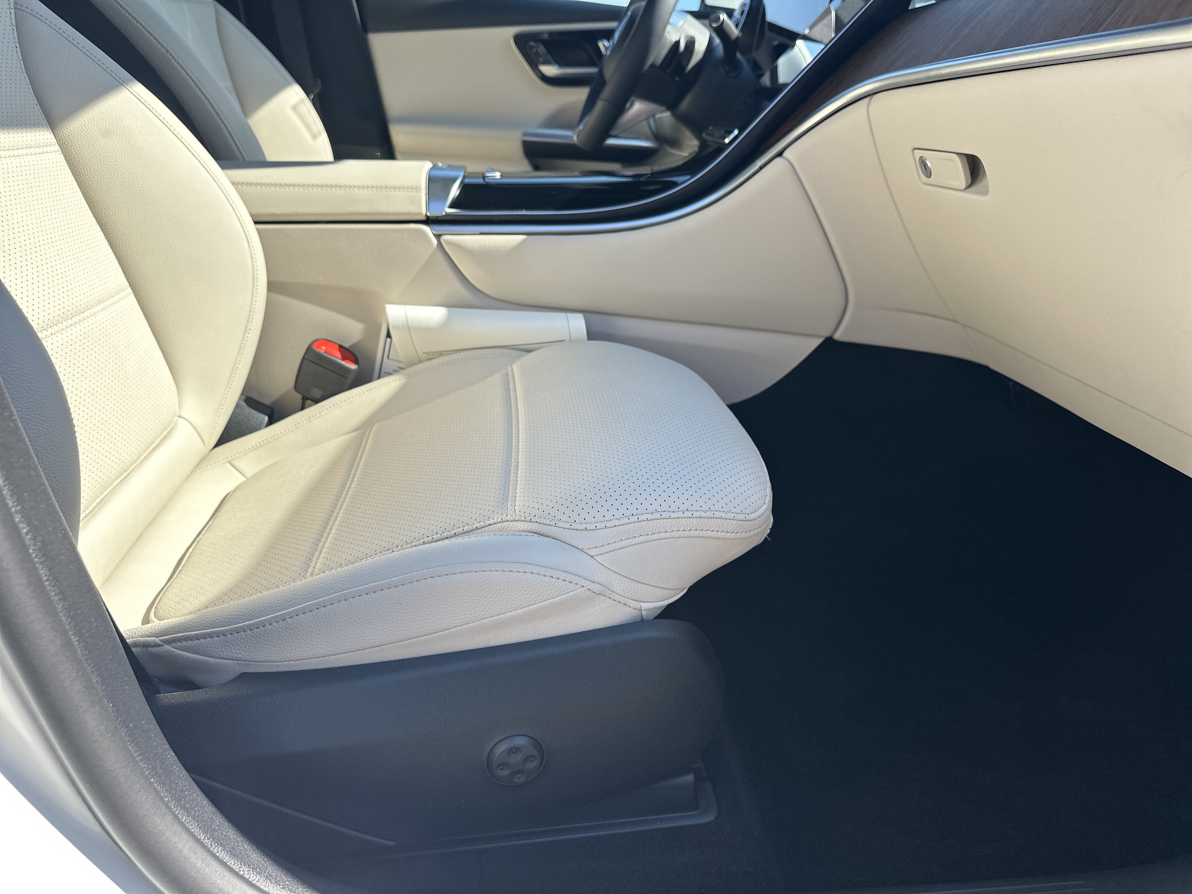 Used 2025 Mercedes-Benz GLC 300 image 15
