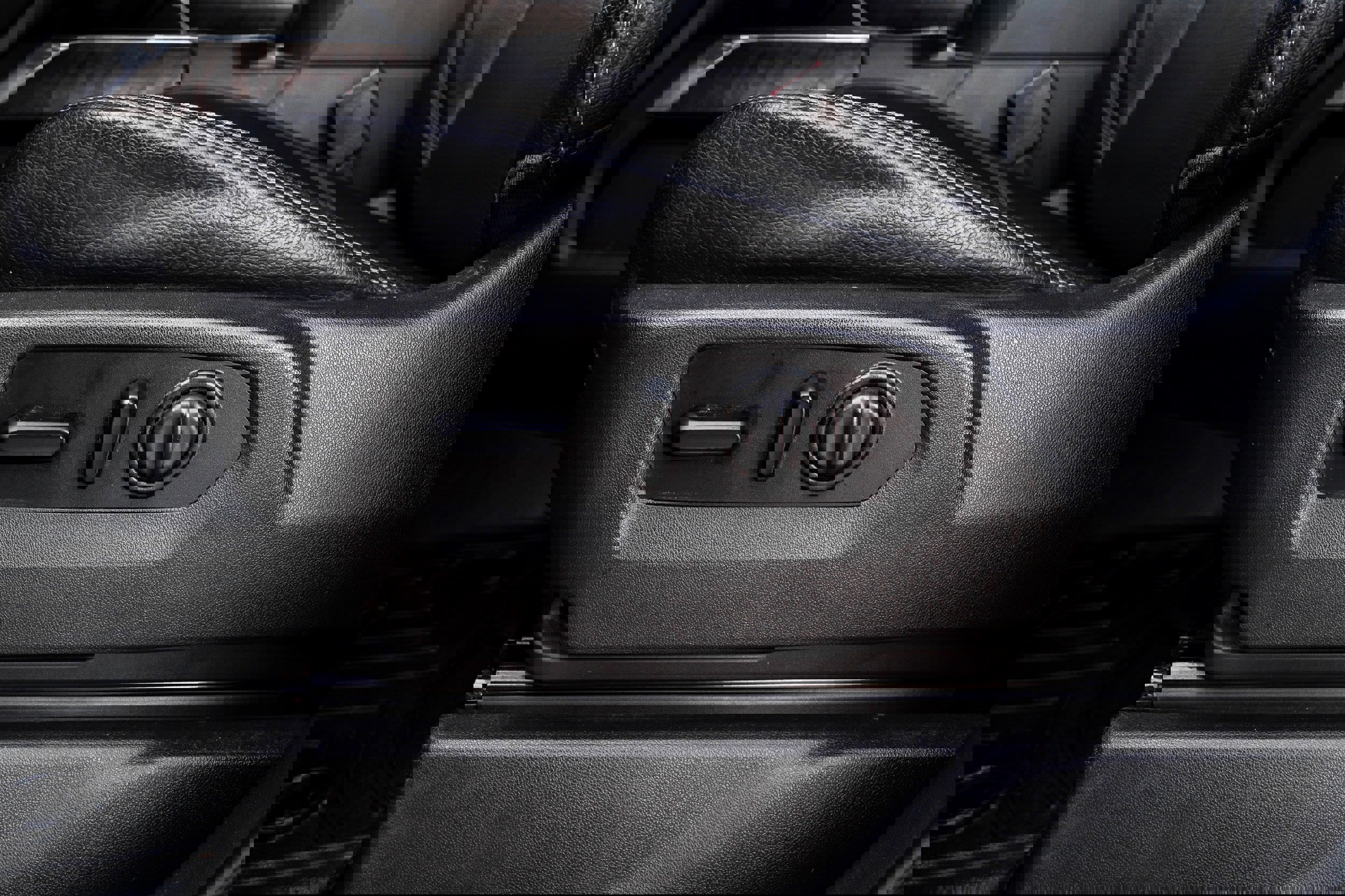 Used 2021 GMC Sierra 3500 Denali w/ Denali Ultimate Package image 39