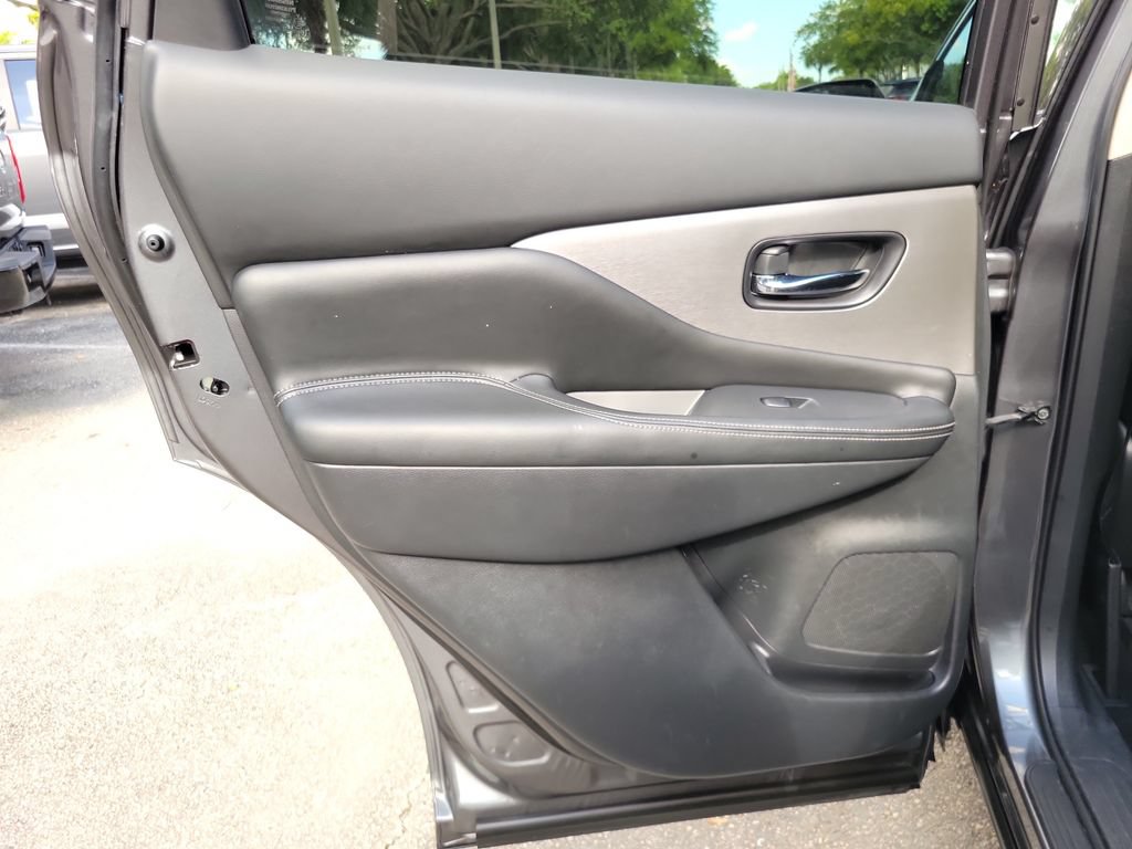 Used 2020 Nissan Murano SV FWD image 9