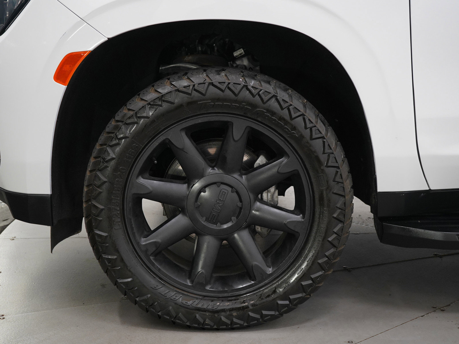 Used 2024 GMC Yukon SLE image 31