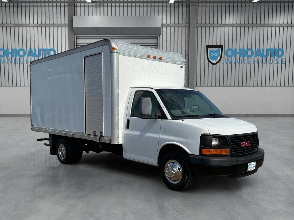 Used 2007 GMC Savana 3500 RWD image 2