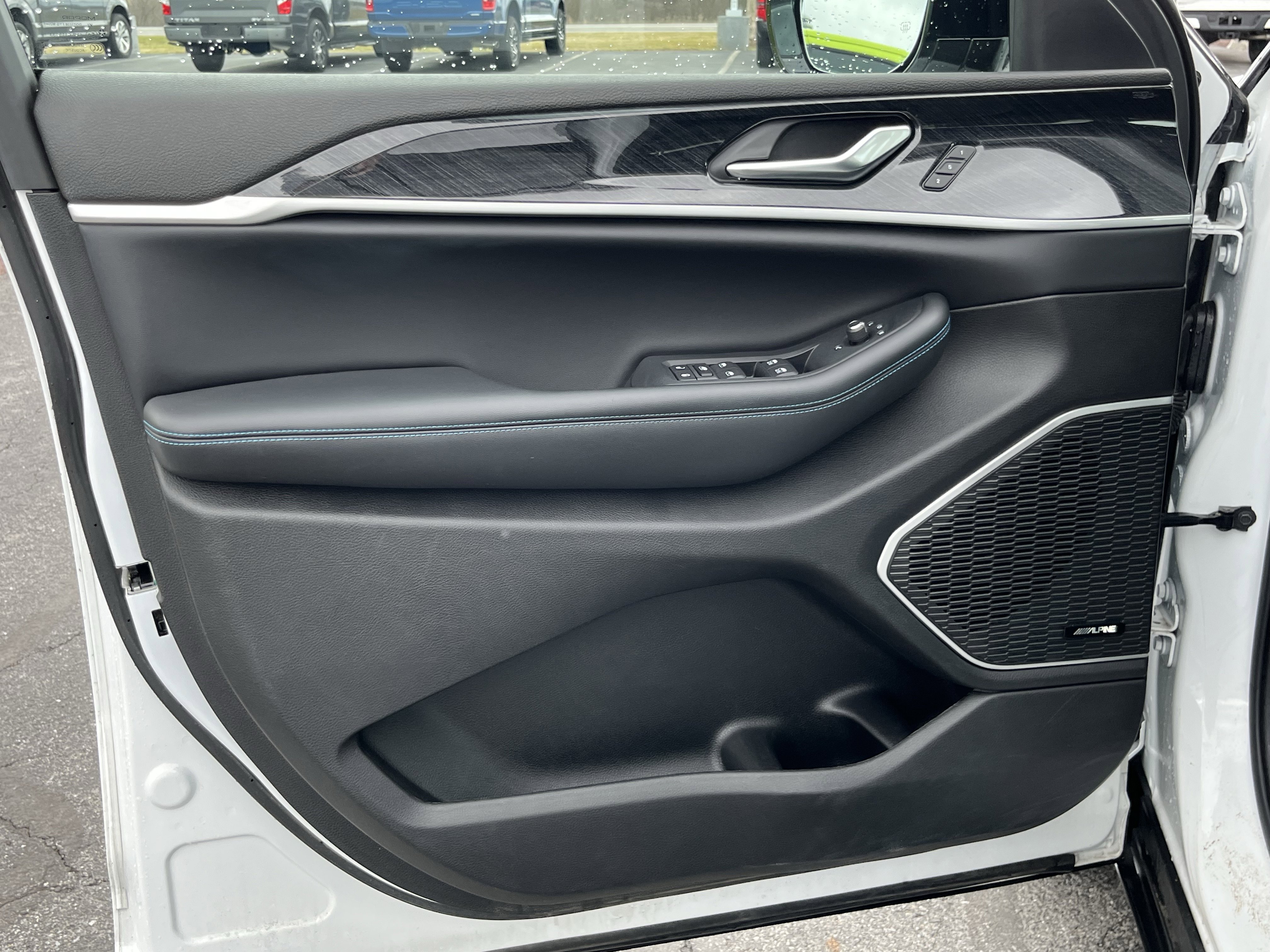 Used 2023 Jeep Grand Cherokee Trailhawk image 18