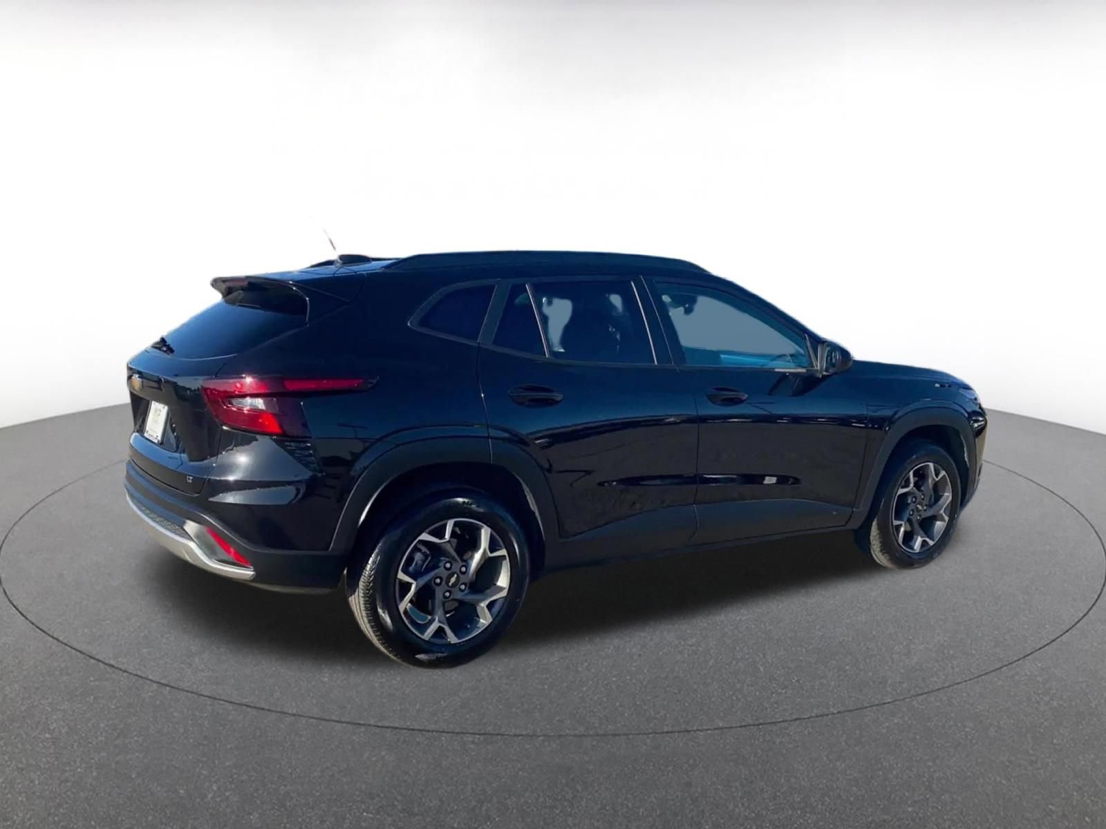 Used 2025 Chevrolet Trax LT FWD image 15