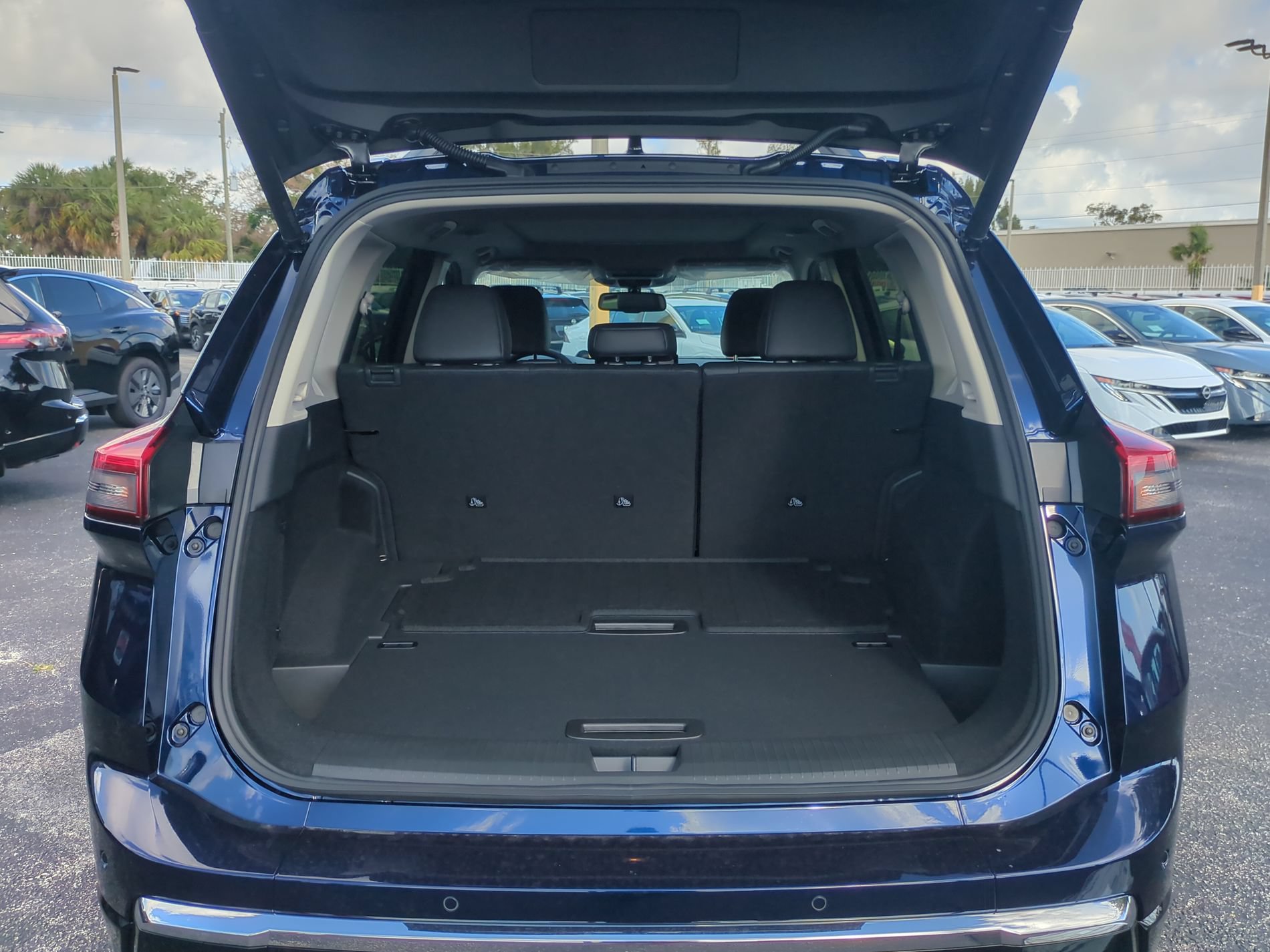 New 2026 Nissan Rogue Platinum AWD/4WD image 13