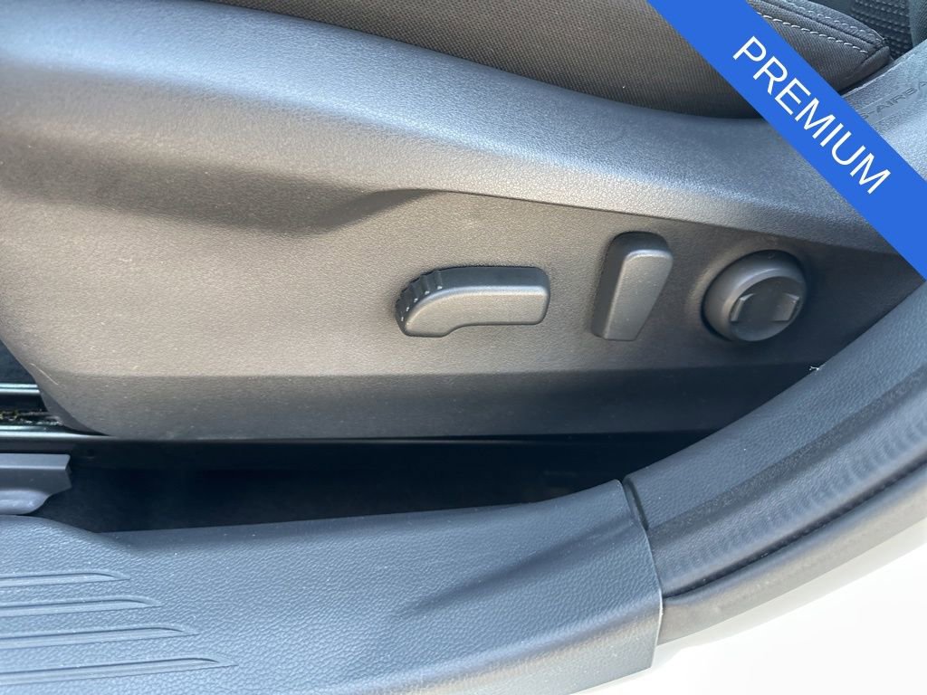 Used 2022 Subaru Outback Premium image 12