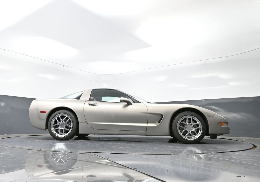 Used 2000 Chevrolet Corvette Coupe w/ Memory Pkg image 38