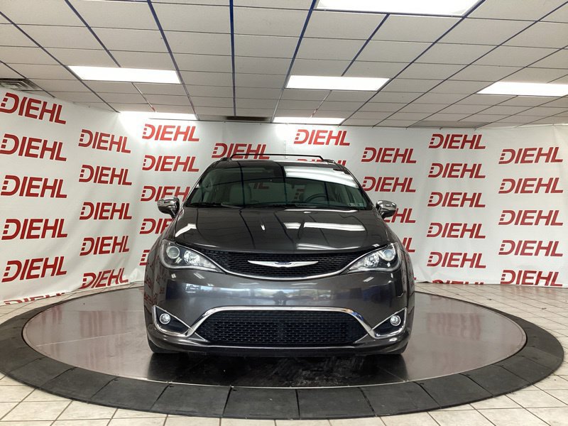 Used 2019 Chrysler Pacifica Limited FWD image 2
