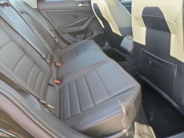 Used 2024 Volkswagen Jetta SE image 19