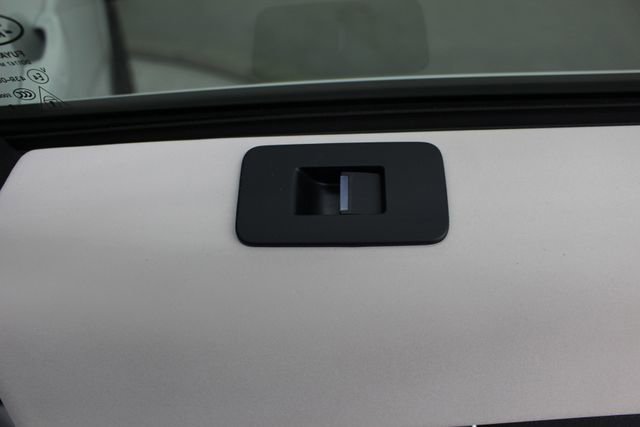 Used 2023 Land Rover Discovery Sport SE image 53