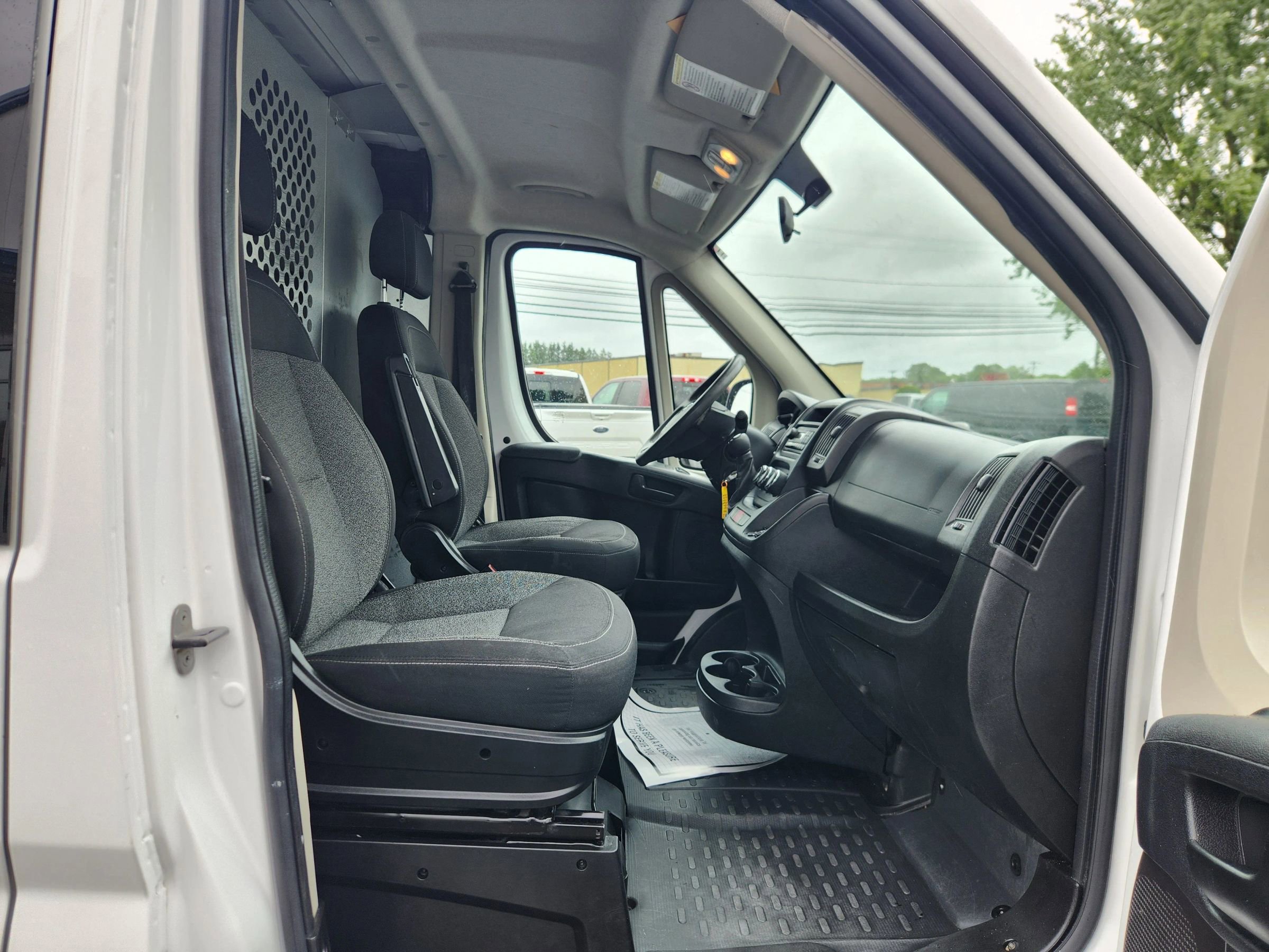 Used 2016 RAM ProMaster 1500 w/ Premium Appearance Group FWD image 32