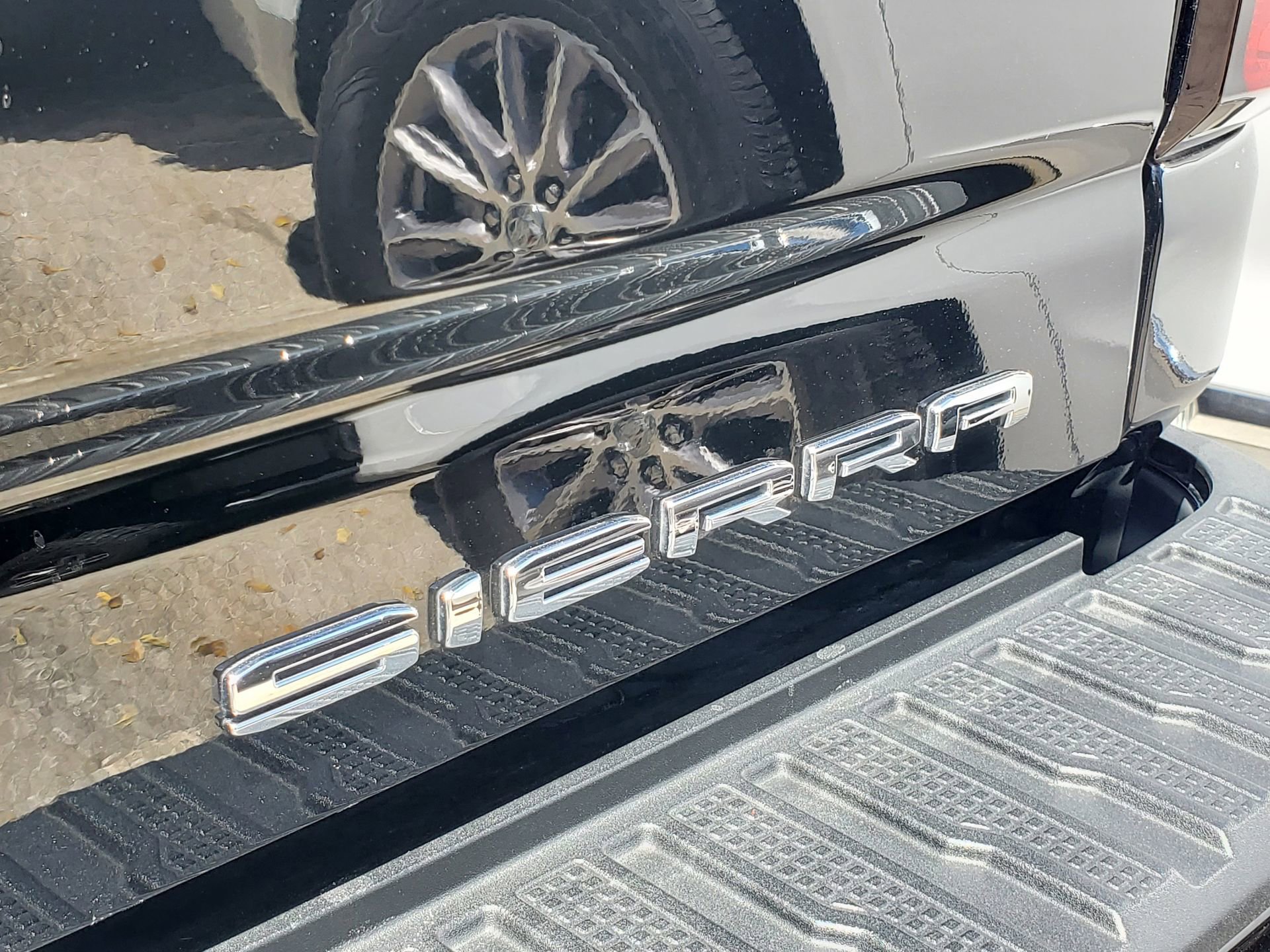 Used 2022 GMC Sierra 3500 Denali w/ Denali Ultimate Package image 7