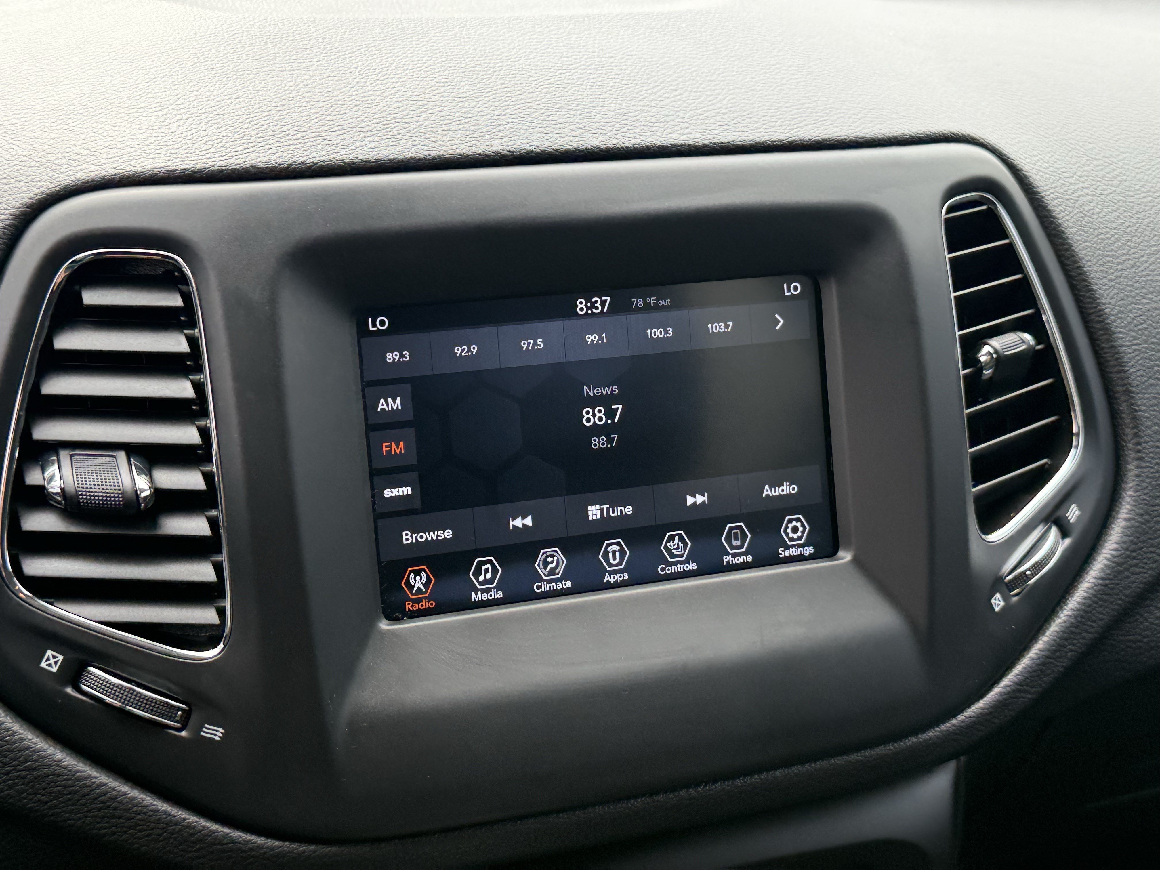 Used 2021 Jeep Compass Latitude w/ Convenience Group FWD image 20