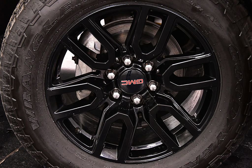 Used 2025 GMC Sierra 1500 Elevation w/ Elevation Premium Package AWD/4WD image 9