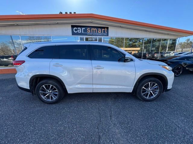 Used 2018 Toyota Highlander XLE AWD/4WD image 8