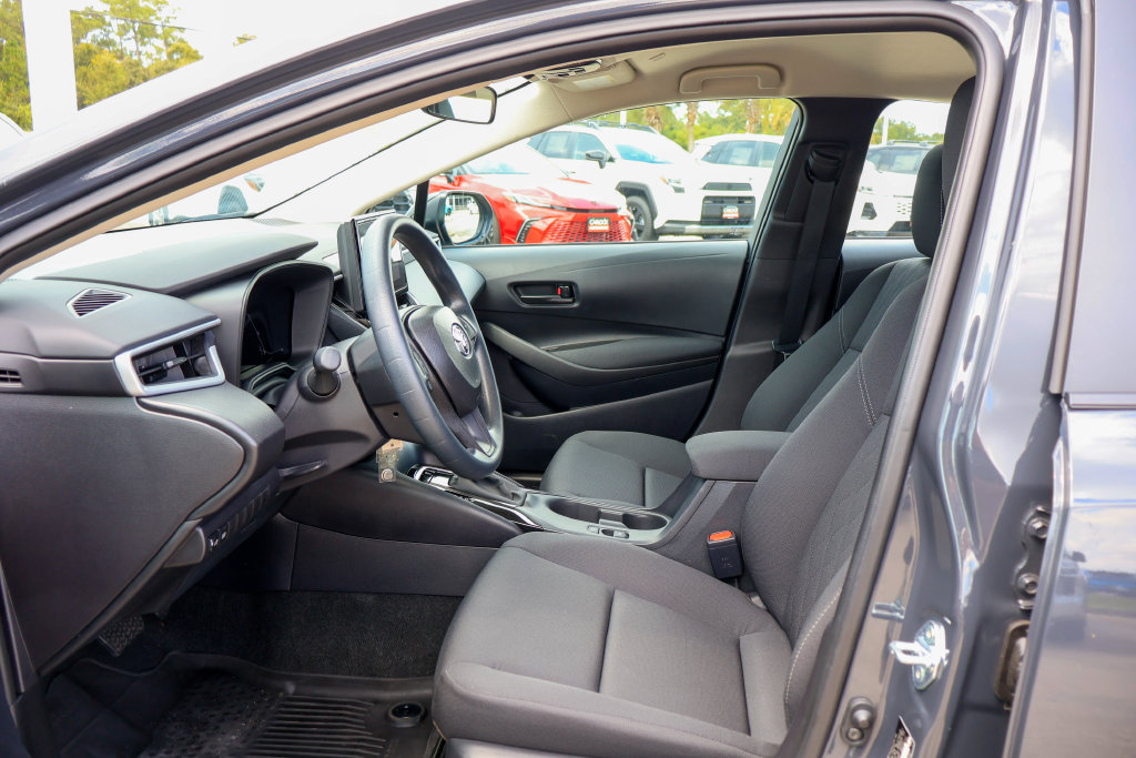 Used 2026 Toyota Corolla LE FWD image 9