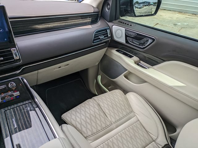 Used 2024 Lincoln Navigator Black Label AWD/4WD image 19