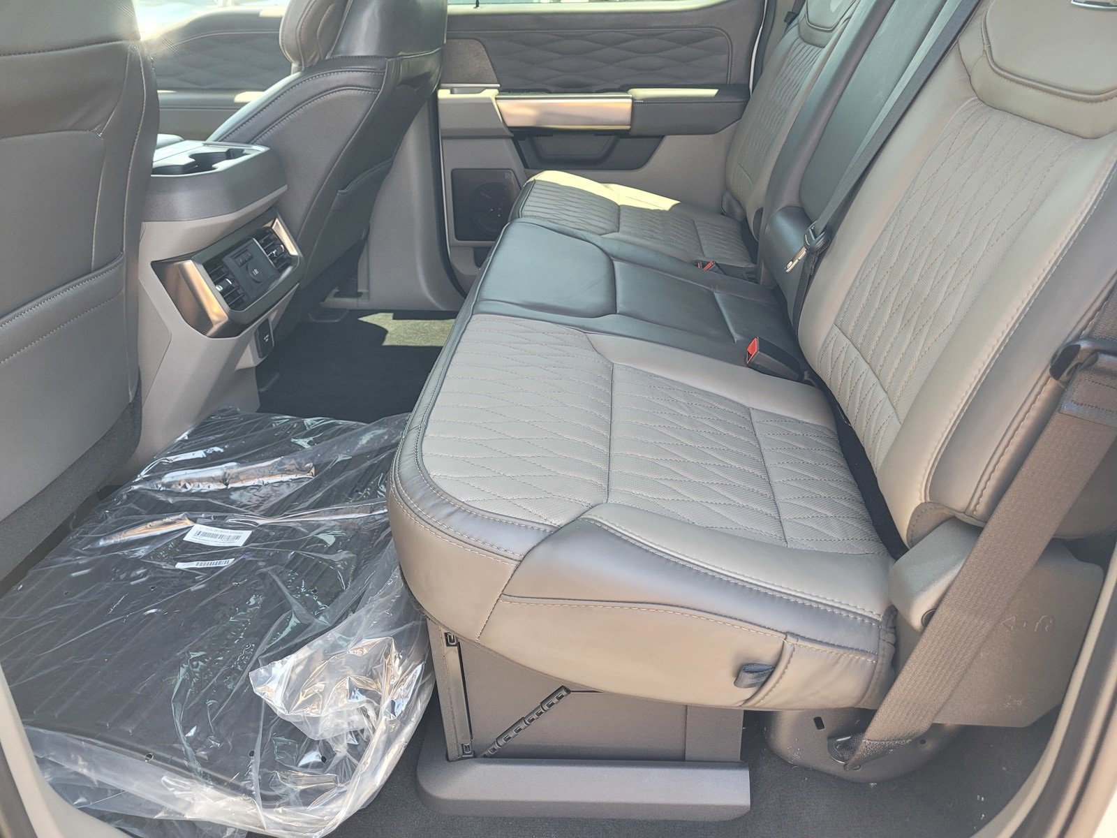 New 2025 Ford F250 Platinum w/ Platinum Plus Package image 7