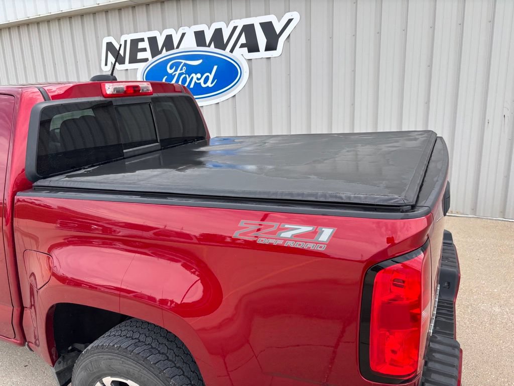 Used 2022 Chevrolet Colorado Z71 AWD/4WD image 6