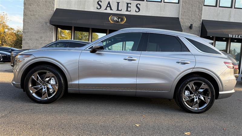 Used 2024 Genesis Electrified GV70 Advanced w/ Prestige Package image 3