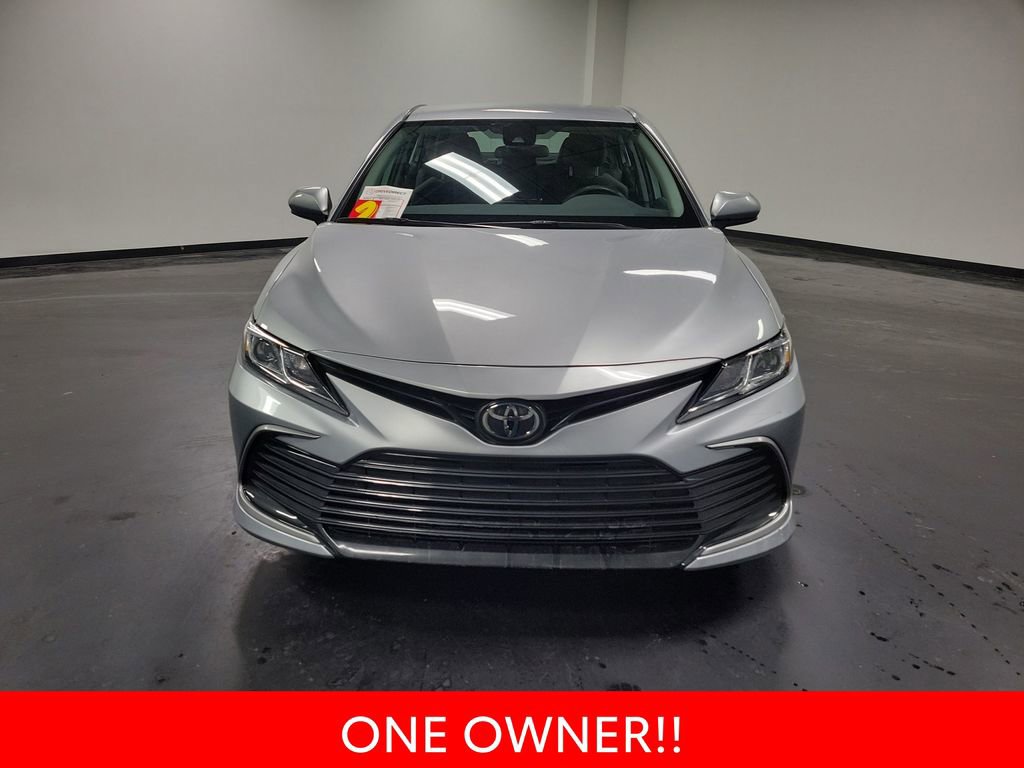 Used 2023 Toyota Camry LE image 3