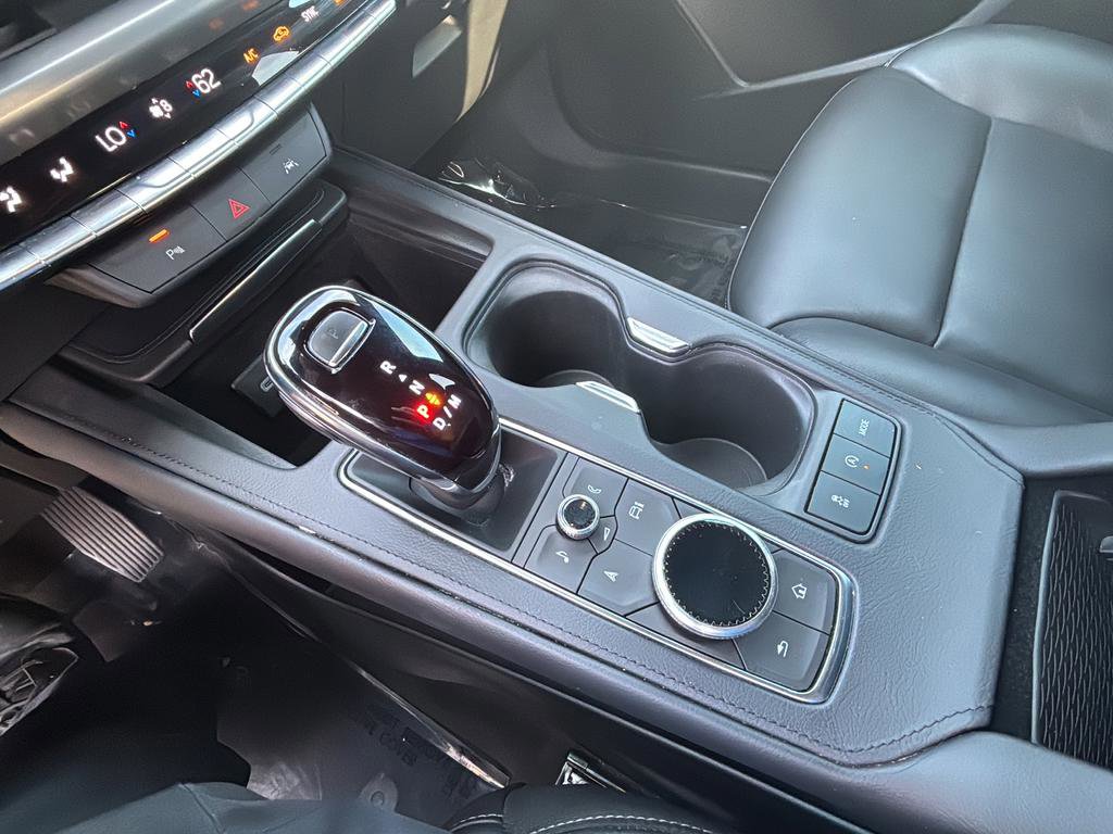 Used 2024 Cadillac XT4 Premium Luxury image 33