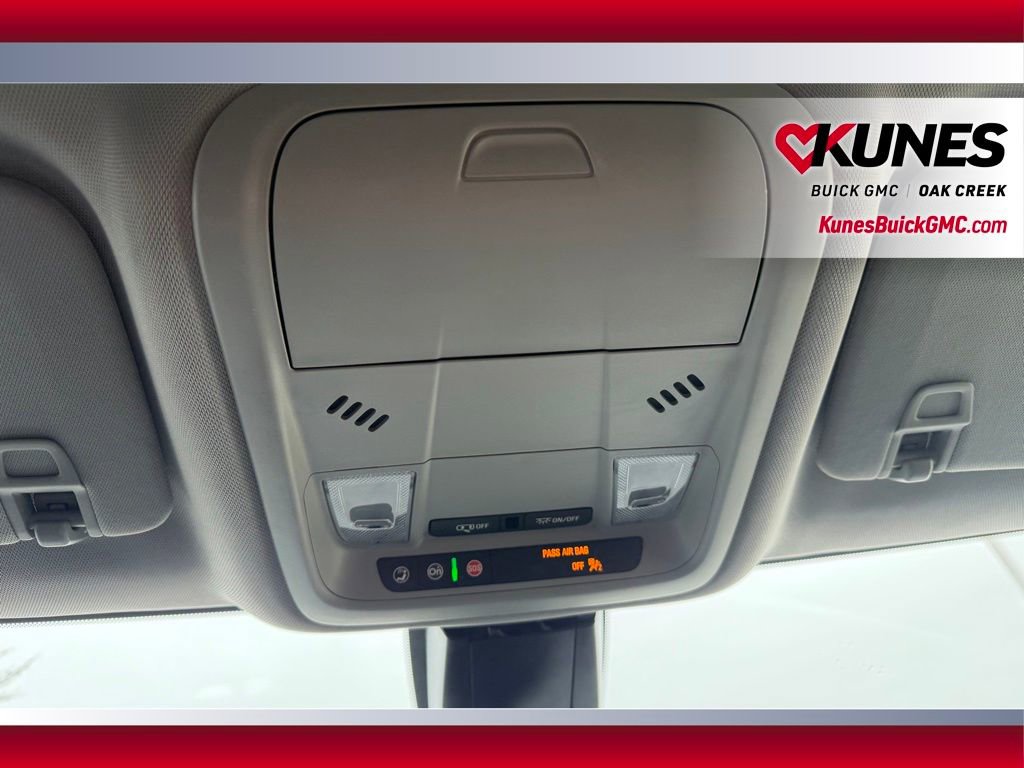 Used 2025 Chevrolet Blazer LT FWD image 21