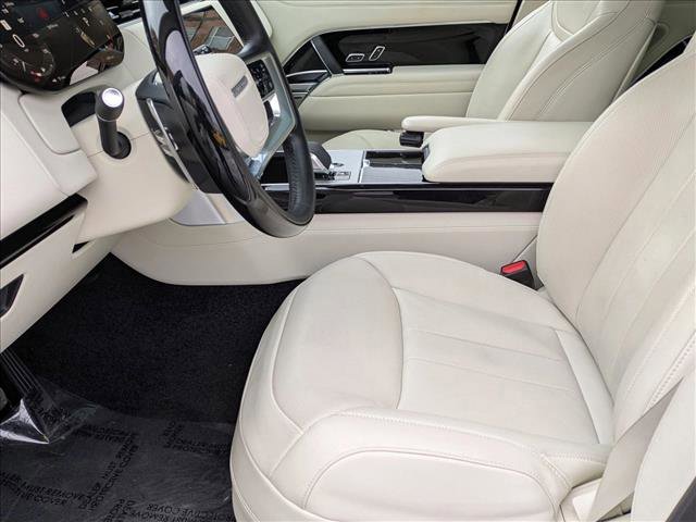 Certified 2024 Land Rover Range Rover SE image 17