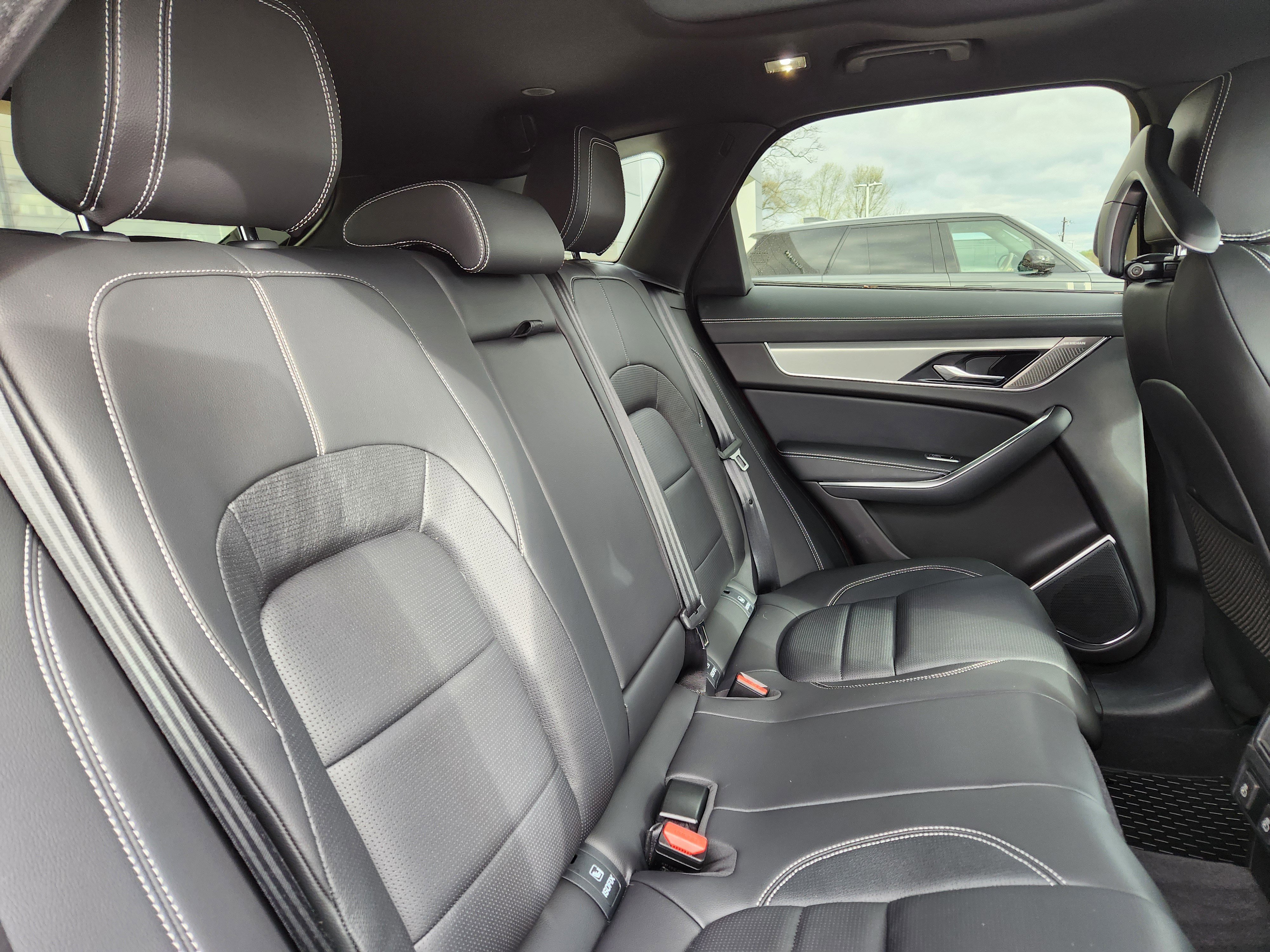 Certified 2025 Jaguar F-PACE R-Dynamic S image 15