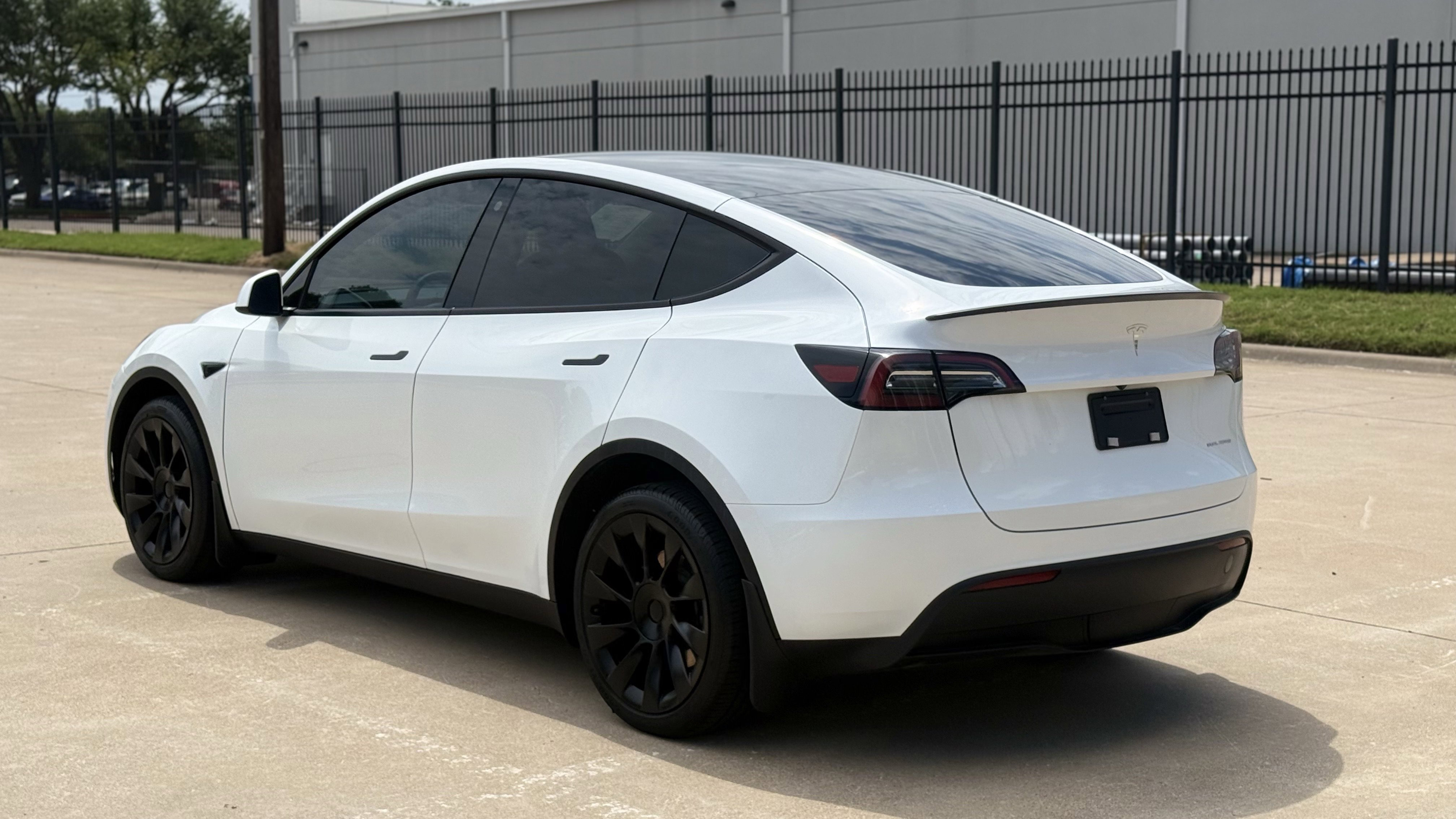 Used 2023 Tesla Model Y Long Range AWD/4WD image 8