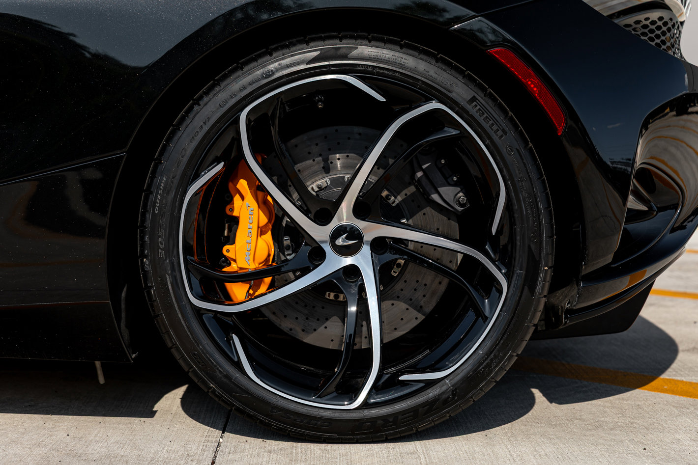 Used 2024 McLaren 750S image 16